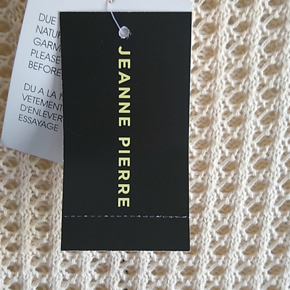 Light weight beige lace top size medium - Picture 8 of 10